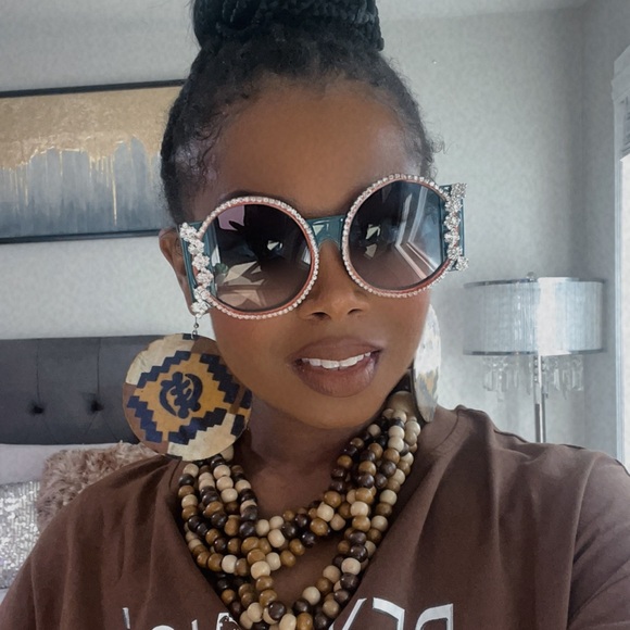 New Arrival Sunglasses “Precision Sparkle🕶️ - Picture 3 of 7